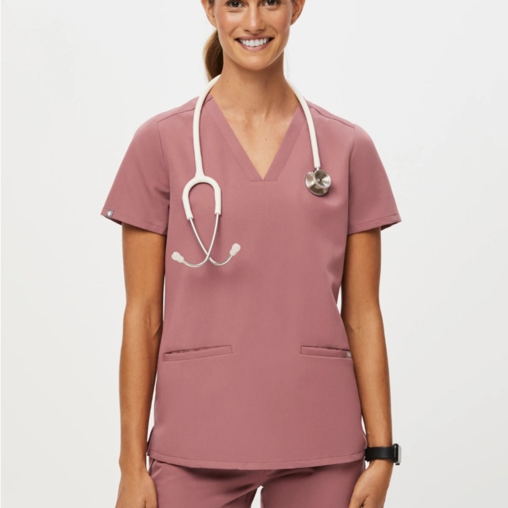 Figs Casma Three-Pocket Scrub Top